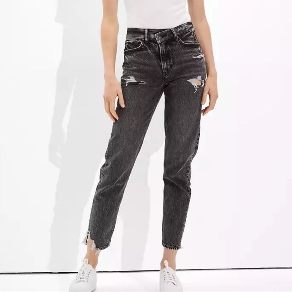 American Eagle Highest Rise Mom Jean Crossover Waist Distressed